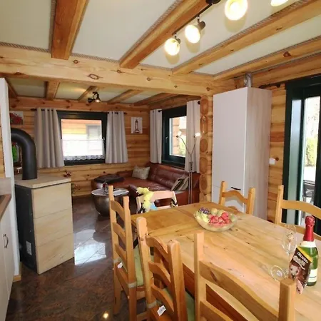 Haus Fink, Tolles In Mit Sonniger Terrasse بيت للعطل